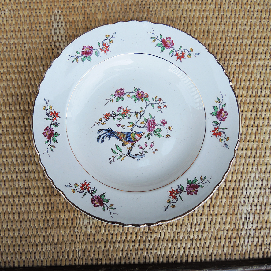 assiettes-creuses-ceramique-vintage 11 Assiettes Creuses en Céramique de Ceranord - Décor Paon