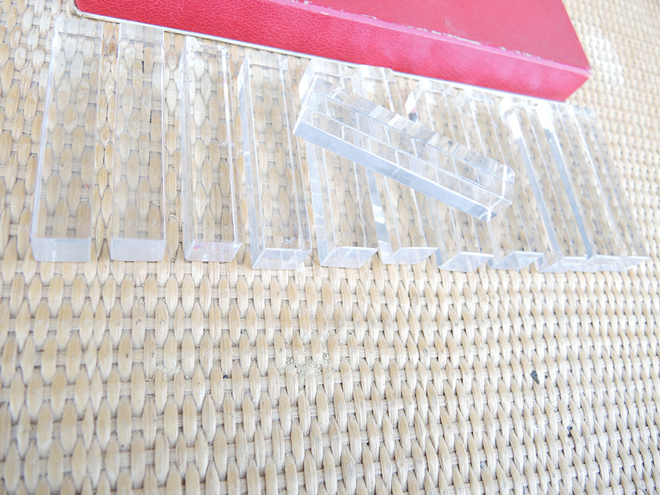 12 Anciens Porte Couteaux en Cristal Baccarat (3)
