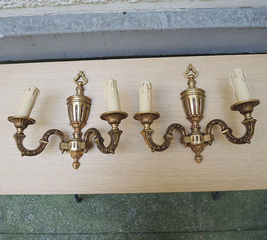 2 Anciennes Appliques 2-Branches de Style Louis XVI en Laiton Doré