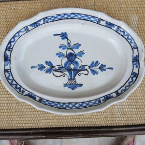 Ancien Grand Plat Oval en Céramique Cul Noir