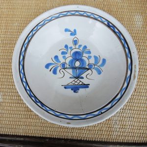 Ancien Grand Plat Rond en Céramique Cul Noir
