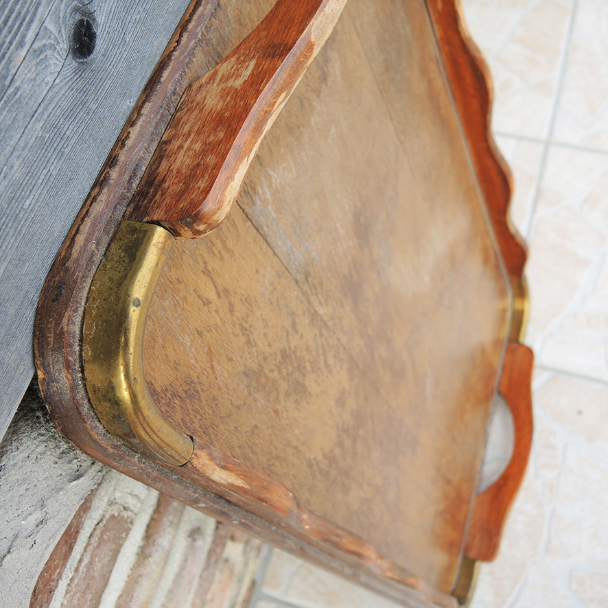 Ancien Grand Plateau de Service en Bois & Laiton – Image 4