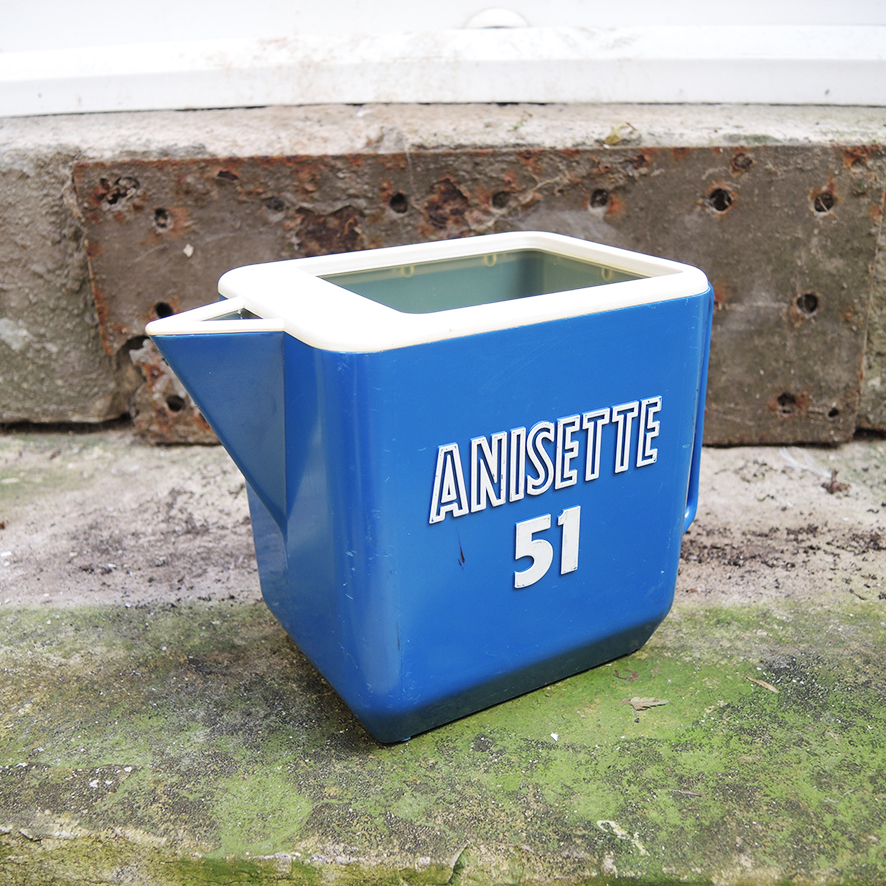 Ancien Pichet Anisette 51 en Plastique Bleu & Blanc (5)