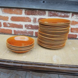 Ancien Service d'Assiettes en Faïence de Salins (36 pcs)