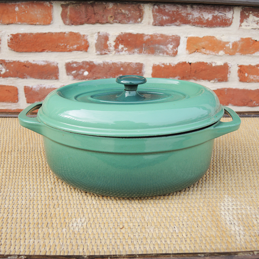 cocotte-ovale-fonte-emaille-verte-vintage Ancienne Cocotte Ovale en Fonte Emaillée Verte