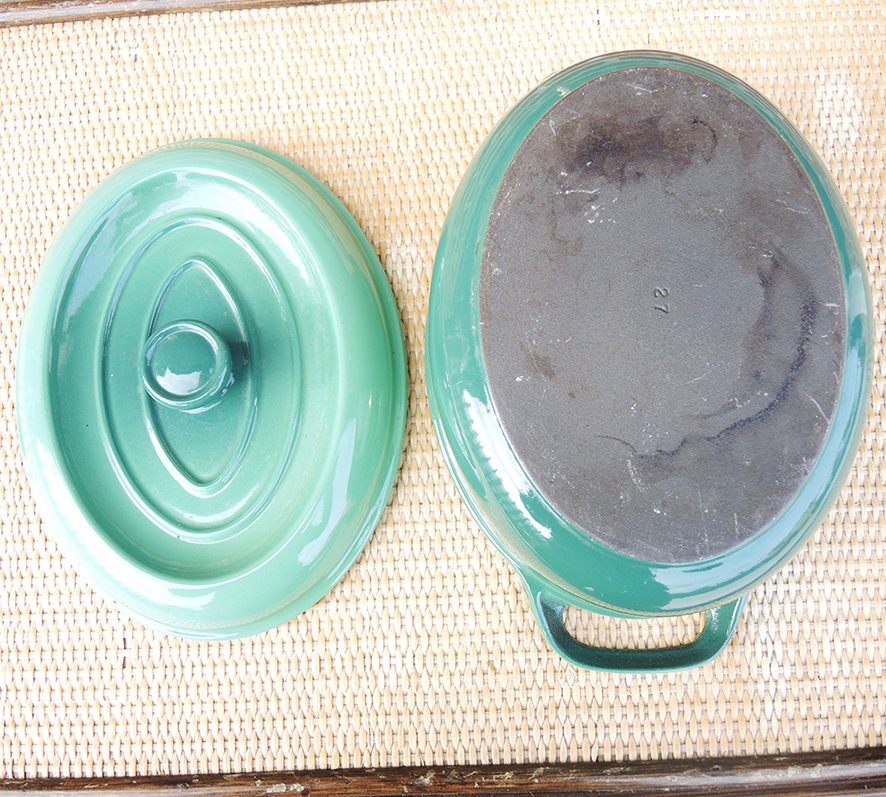 Ancienne Cocotte Ovale en Fonte Emaillée Verte (2)