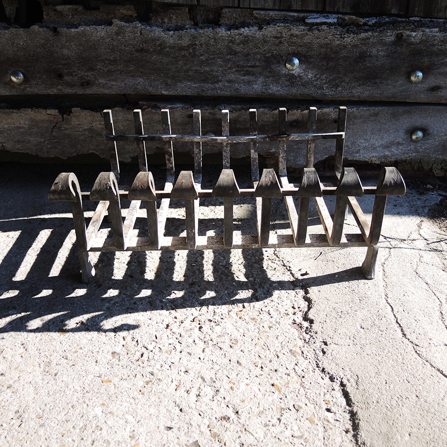 Ancienne Grille de Cheminée 9-Barres en Fer Forgé (2)