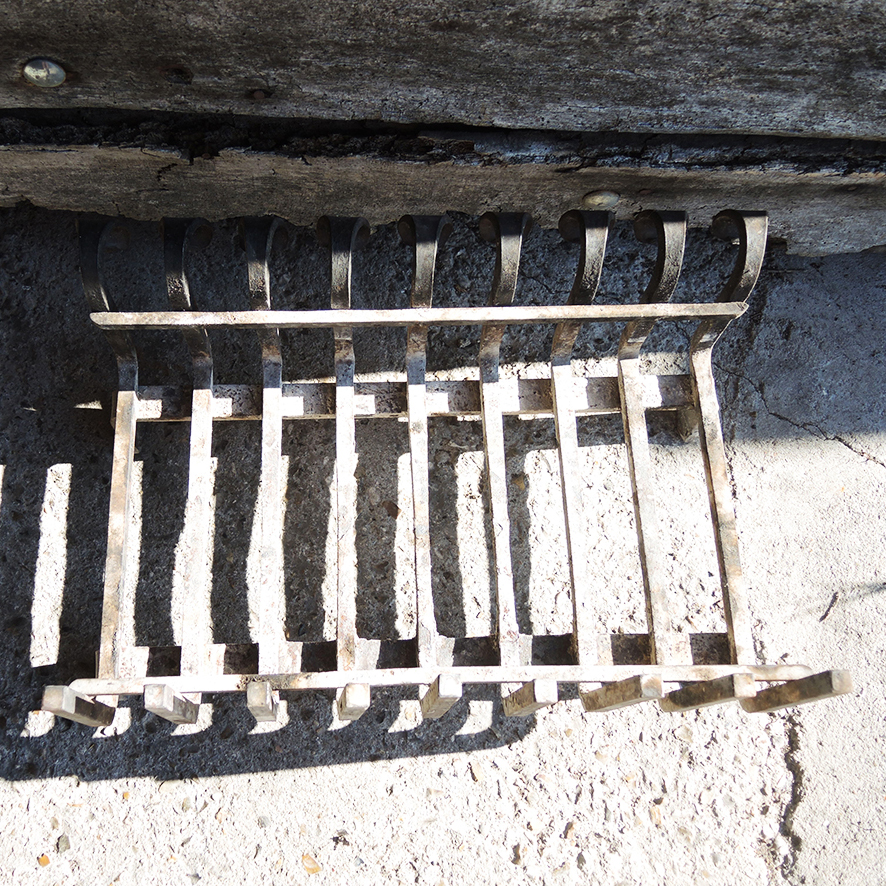 Ancienne Grille de Cheminée 9-Barres en Fer Forgé (3)