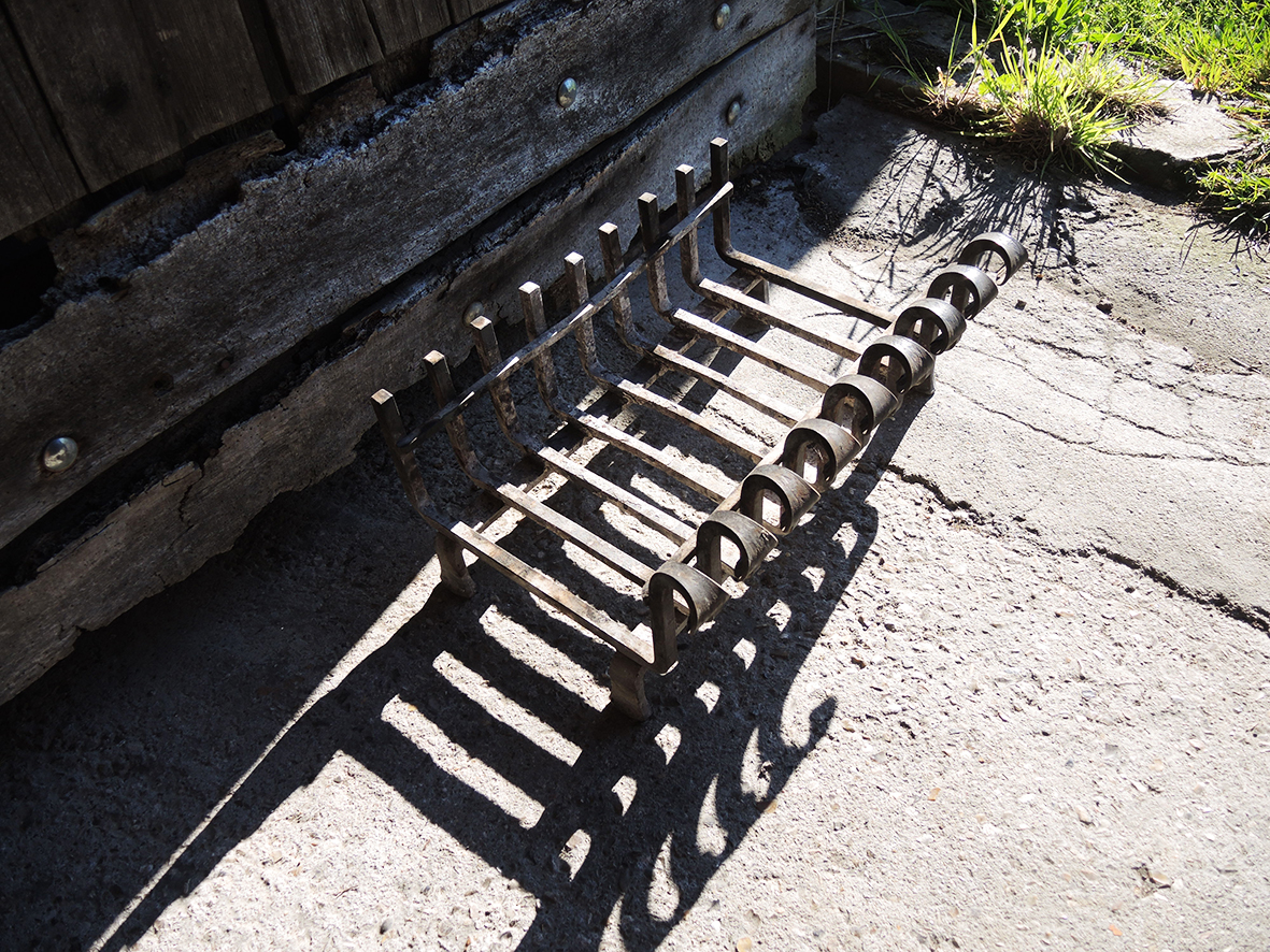 Ancienne Grille de Cheminée 9-Barres en Fer Forgé (4)