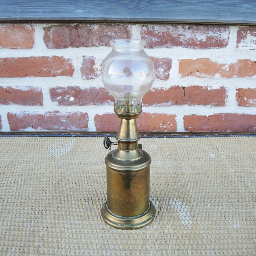 Ancienne Lampe Pigeon Cylindrique en Laiton & Verre (1)