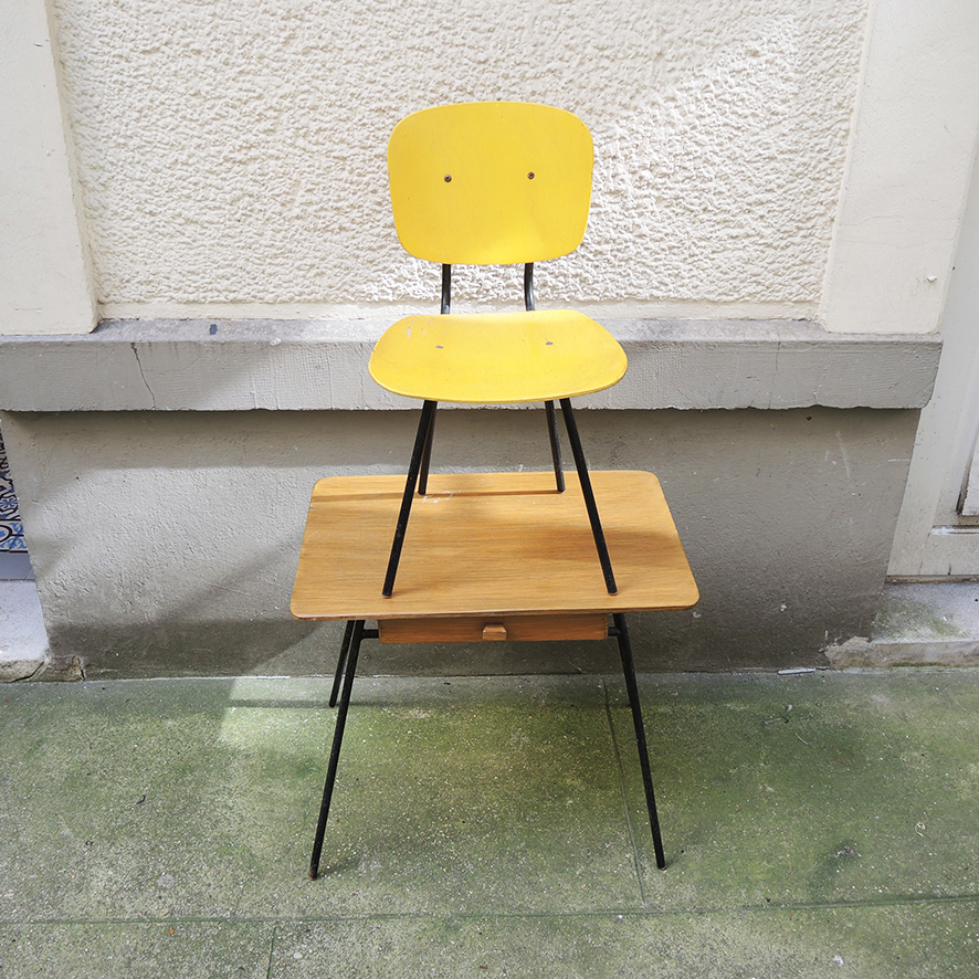 bureau-bois-enfant-vintage Anciens Bureau & Chaise en Bois Pour Enfant