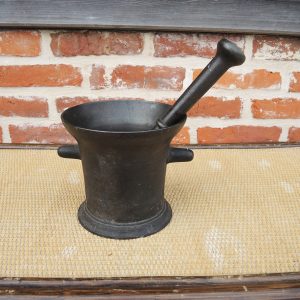 Anciens Grands Mortier et Pilon d'Apothicaire en Fonte Noire