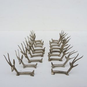 18 Anciens Porte-Couteaux Gazelle en Métal