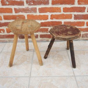 2 Anciens Tabourets de Traite Hexagonaux en Bois Massif