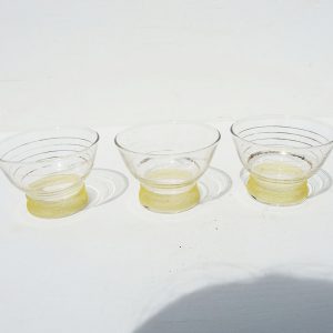 3 Anciennes Coupes en Verre 'Granité' Jaune