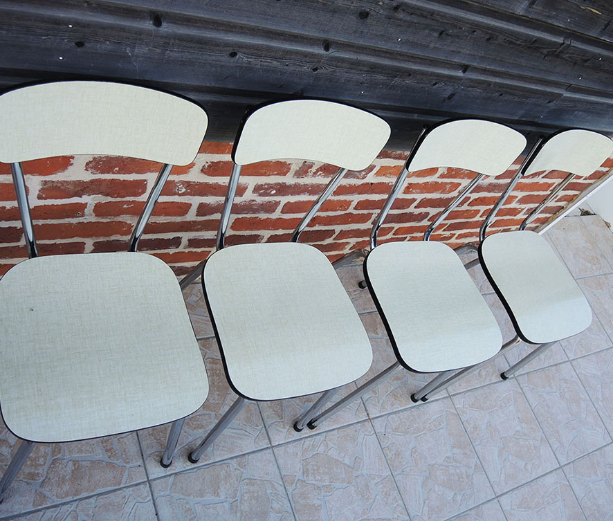 4 Anciennes Chaises en Formica Ecru (1)