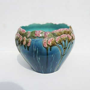 Ancien Cache-Pot en Barbotine Fleurs de Lotus