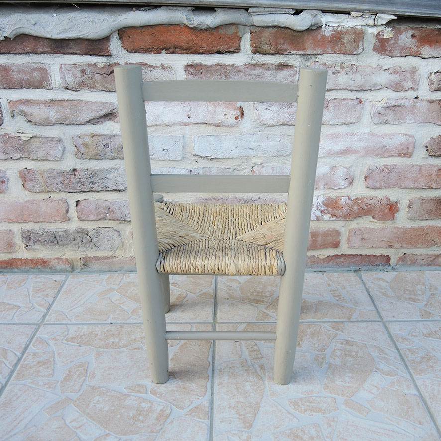 Ancienne Chaise Pour Enfant en Bois Peint & Paille (4)