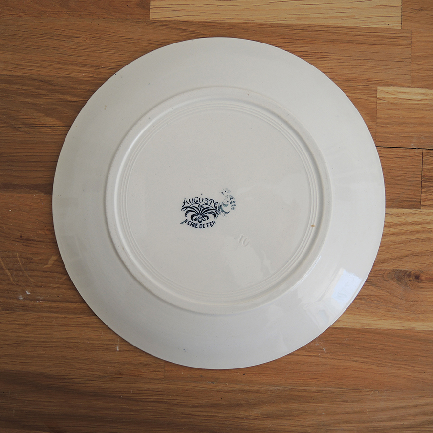 14 Anciennes Assiettes Plates Terre de Fer Auguste – Image 2