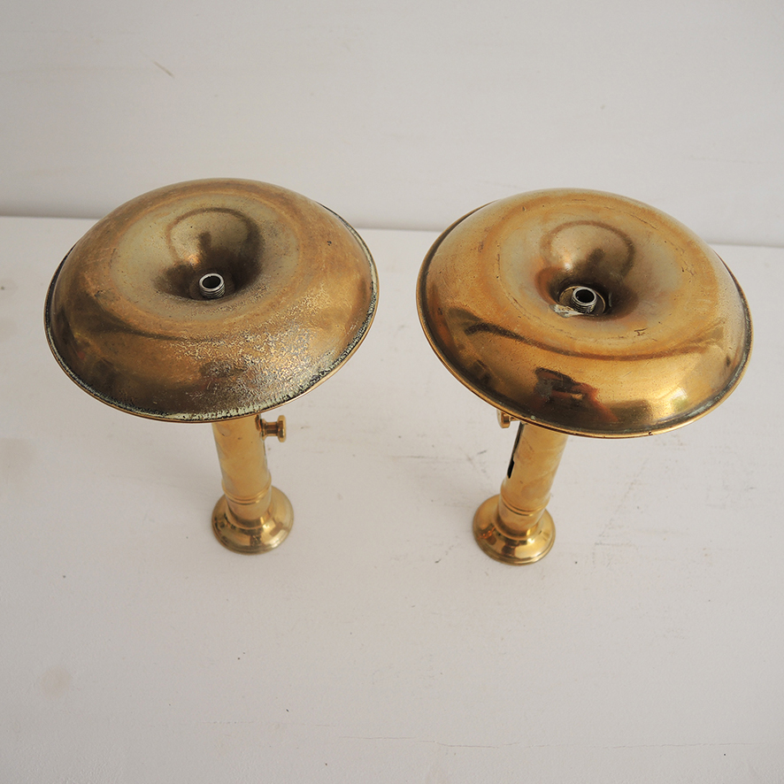 2 Anciens Bougeoirs Poussoir en Laiton - Image 3