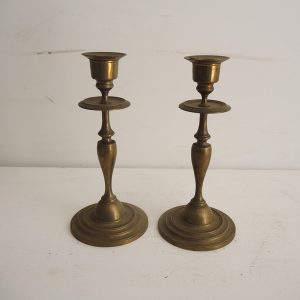 2 Anciens Bougeoirs en Laiton ou Bronze