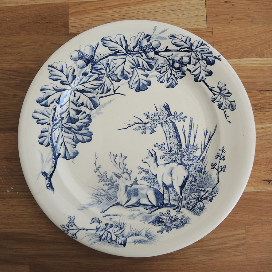 Ancien Plat en Terre de Fer J S & Cie - Chasse