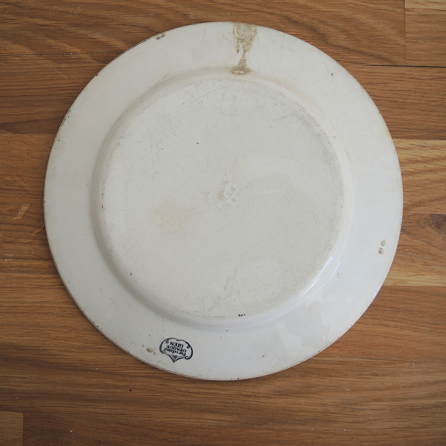 Ancienne Assiette Parlante Gien - Le Jour de Barbe – Image 2