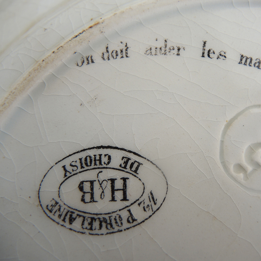 Ancienne Assiette Parlante HB Choisy Le Roi - On Doit Aimer Les Malheureux – Image 3