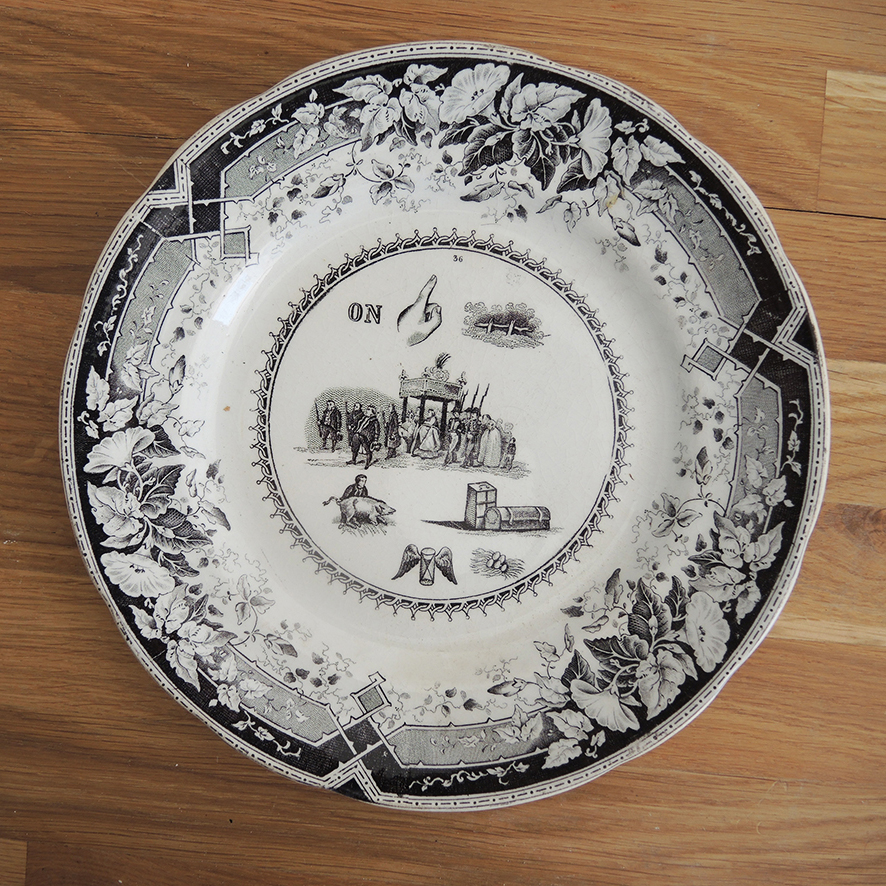 Ancienne Assiette Parlante HB Choisy Le Roi - On Doit Aimer Les Malheureux