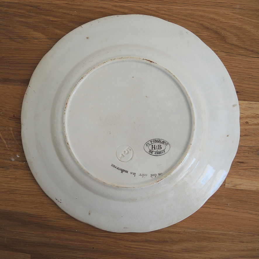 Ancienne Assiette Parlante HB Choisy Le Roi - On Doit Aimer Les Malheureux – Image 2