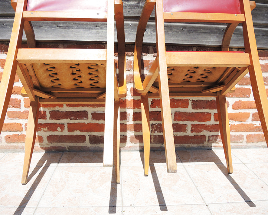 2 Anciens Fauteuils Bridge Bois & Skai Rouge – Image 5