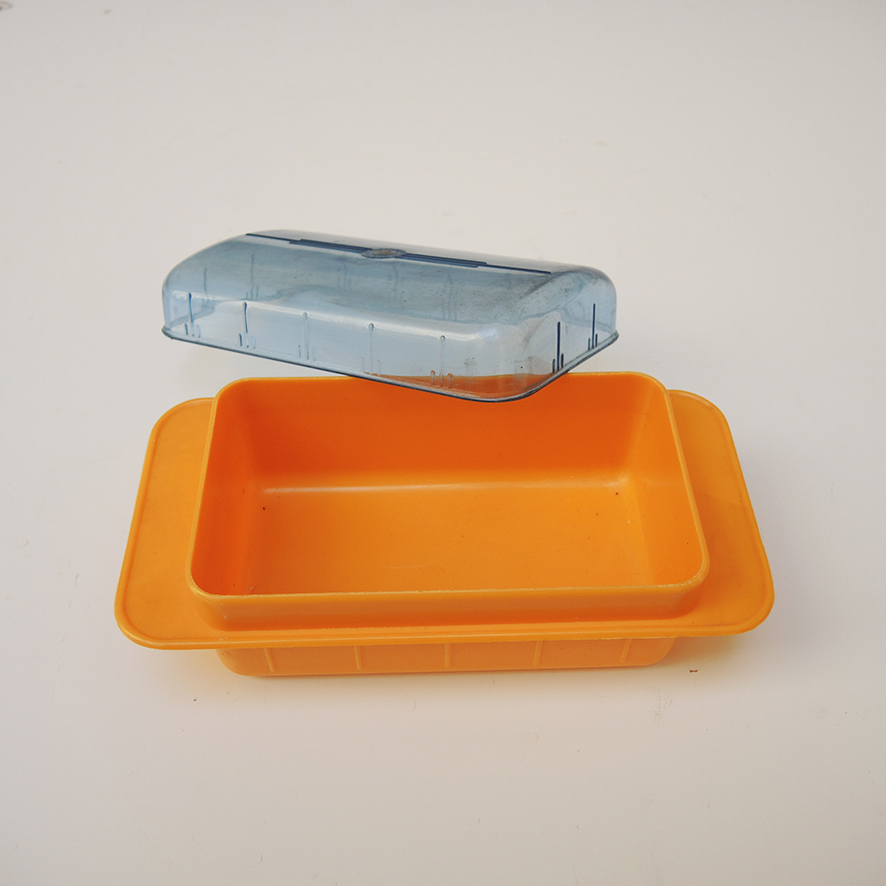 Ancien Beurrier en Plastique Bouton d'Or Deux Ailes – Image 3