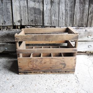 Ancien Casier à Bouteilles en Bois KOTO
