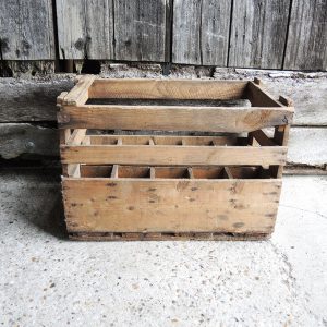 Ancien Casier à Bouteilles en Bois UN JUNOD