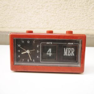 Ancien Révéil Calendrier en Plastique Rouge Marbré