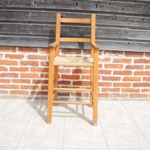 Ancienne Chaise Haute Pour Enfant en Bois & Paille