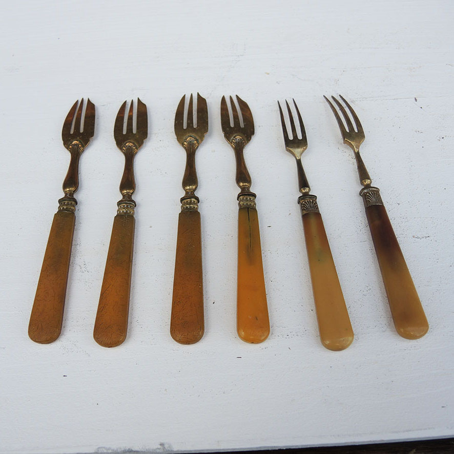 6 Anciennes Fourchettes à Entremets - Image 3