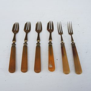6 Anciennes Fourchettes à Entremets
