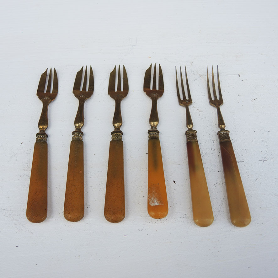 6 Anciennes Fourchettes à Entremets