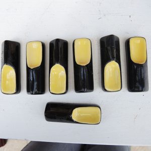 7 Anciens Porte-Couteaux en Céramique Noire & Jaune