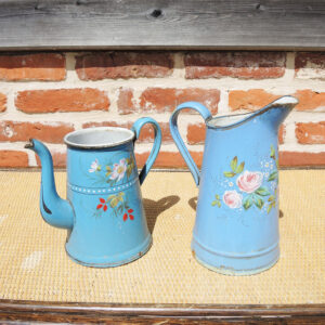 Ancien Broc & Verseuse en Tôle Emaillée Bleu avec Décor Peint Main