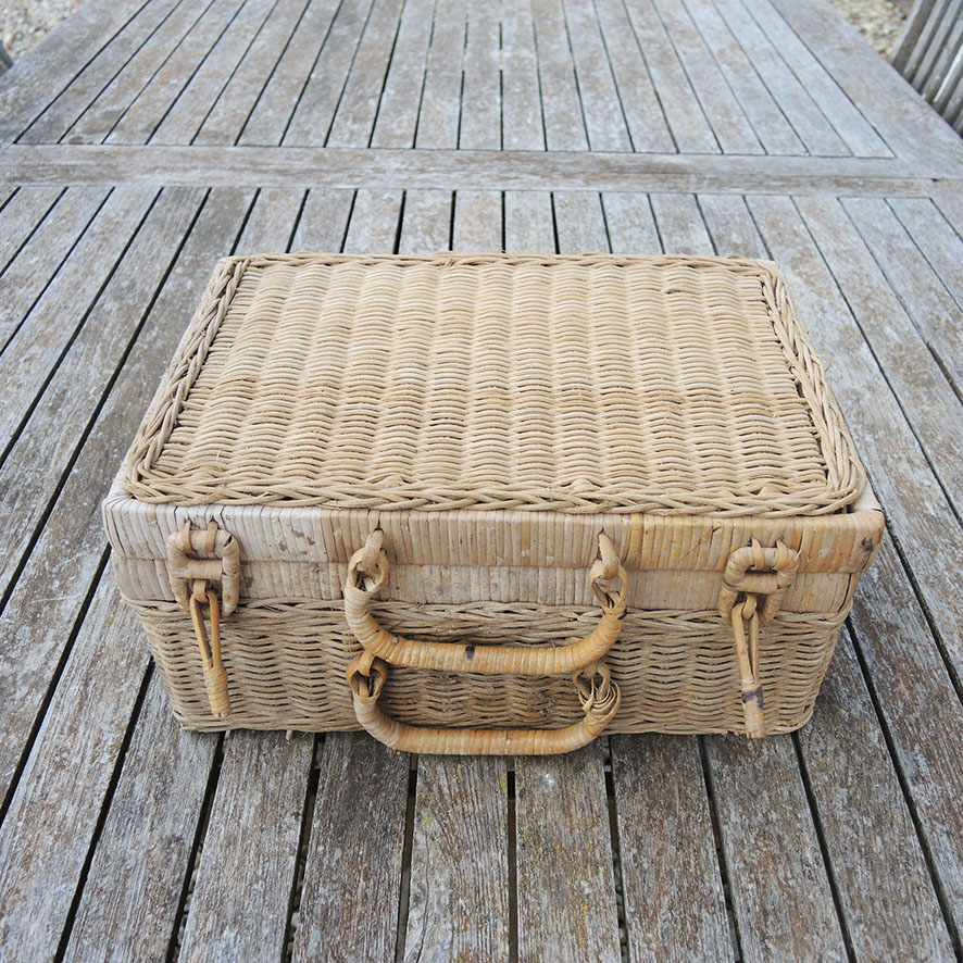 Ancien Coffret en Osier avec 8 Boules de Pétanque – Image 2