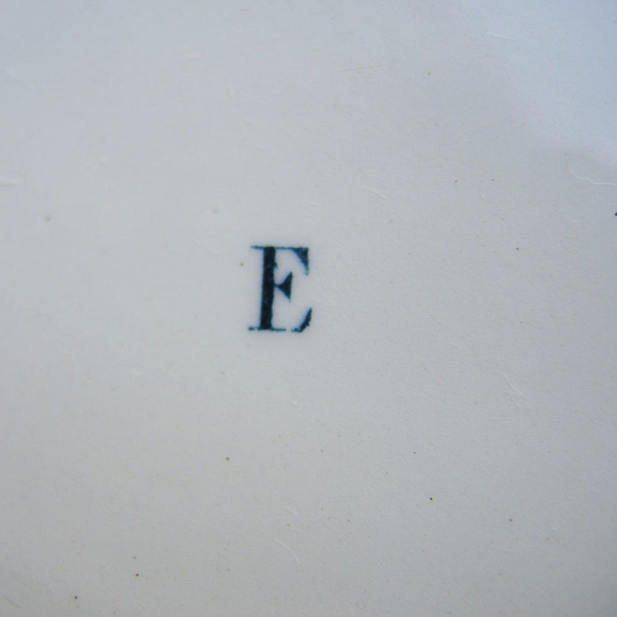 Ancien Plat Ovale en Terre de Fer - Image 3