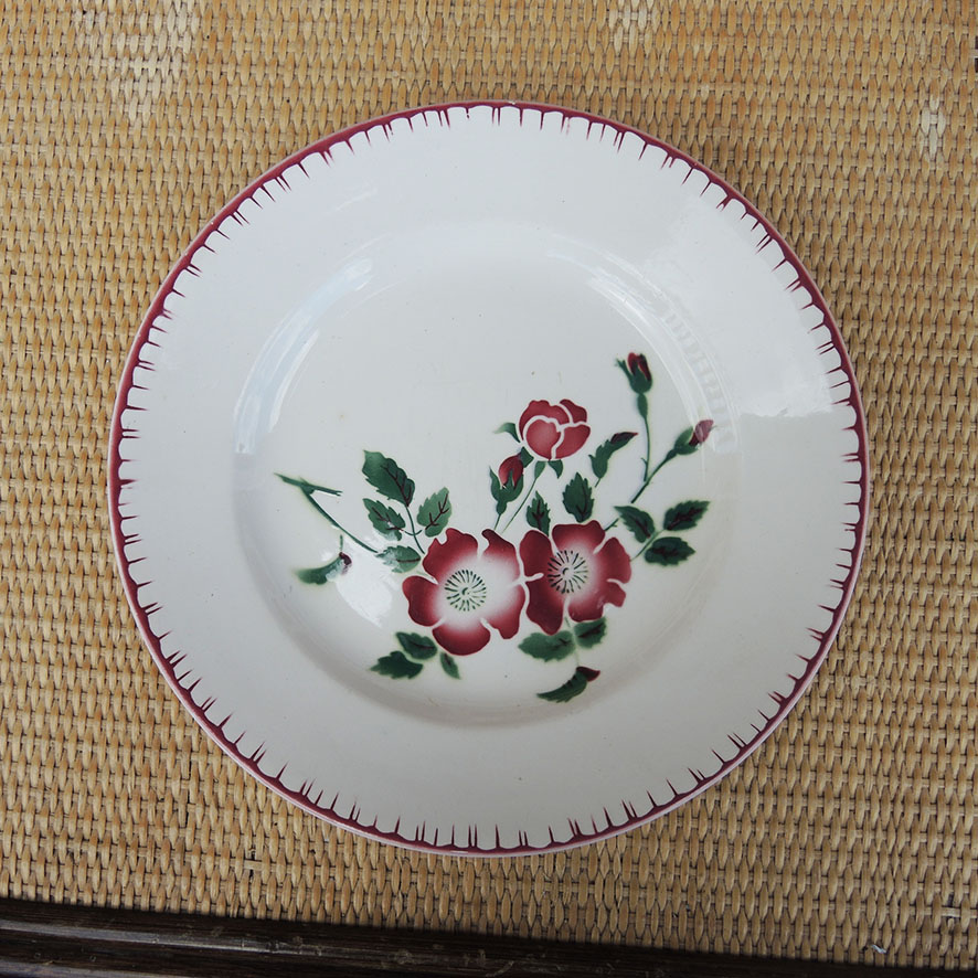 Ancienne Assiette Plate en Céramique de Sarreguemines - Décor Epernay