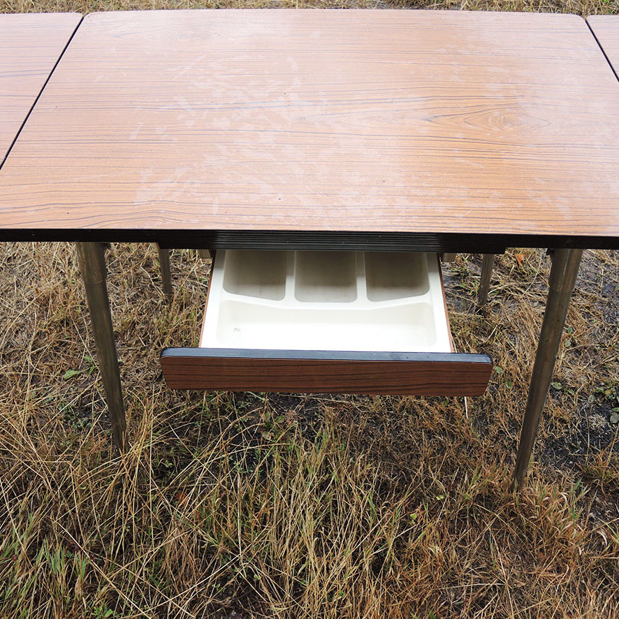 Ensemble en Formica Effet Bois : Une Table Extensible & 2 Chaises - Image 7