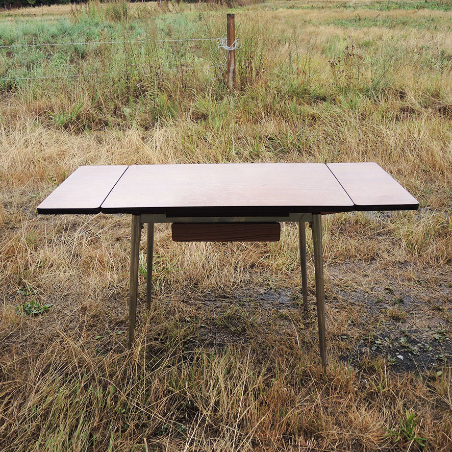 Ensemble en Formica Effet Bois : Une Table Extensible & 2 Chaises - Image 4